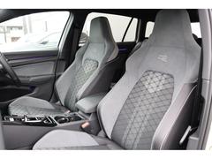 （運転席助手席）安全装備をオプションで追加するのは日本的発想。フォルクスワーゲン車はサイドエアバッグを全車標準で装備しております。 5