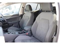 （運転席助手席）安全装備をオプションで追加するのは日本的発想。フォルクスワーゲン車はサイドエアバッグを全車標準で装備しております。 2