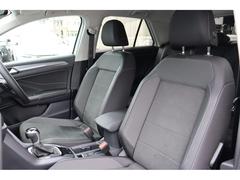 （運転席助手席）安全装備をオプションで追加するのは日本的発想。フォルクスワーゲン車はサイドエアバッグを全車標準で装備しております。 4