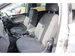 （運転席助手席）安全装備をオプションで追加するのは日本的発想。フォルクスワーゲン車はサイドエアバッグを全車標準で装備しております。 5