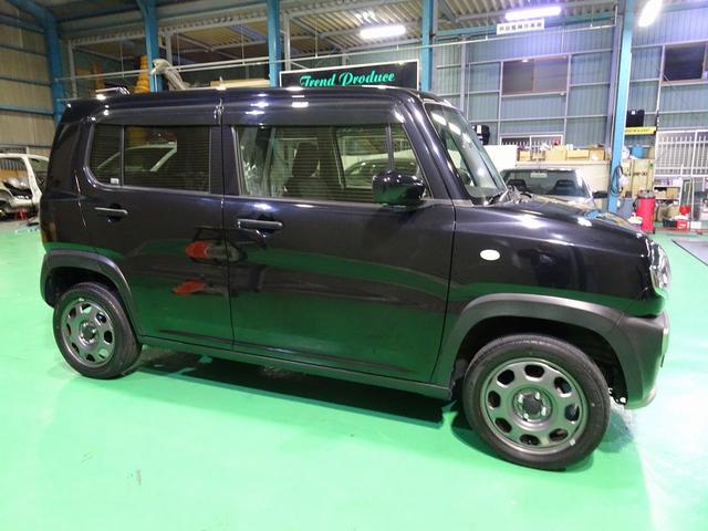 Ａ　４ＷＤ　５速マニュアル車．最終後期ファイナル型車．１オーナー禁煙車．Ｄシートヒーター．面プライバシーガラス．ＬＥＤテール．オートライト(3枚目)