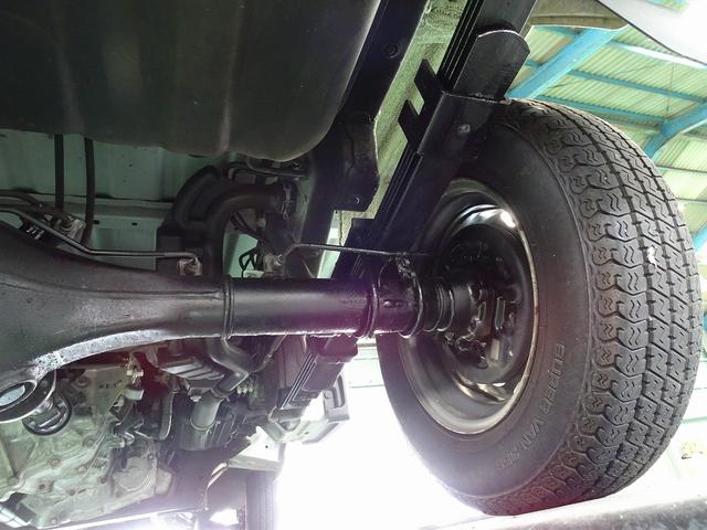 ハイゼットトラック スタンダード　農用スペシャル　３方開パートタイム４ＷＤ．後期型．メーカーＯＰ．ＬＥＤヘットライト．ハイ＆ローデフロック．安全装備スマアシ車．社外ナビ．ＣＤ付．長物も積めるラック荷台加工済．フロアマット．ドアバイザー．荷台マット付（50枚目）