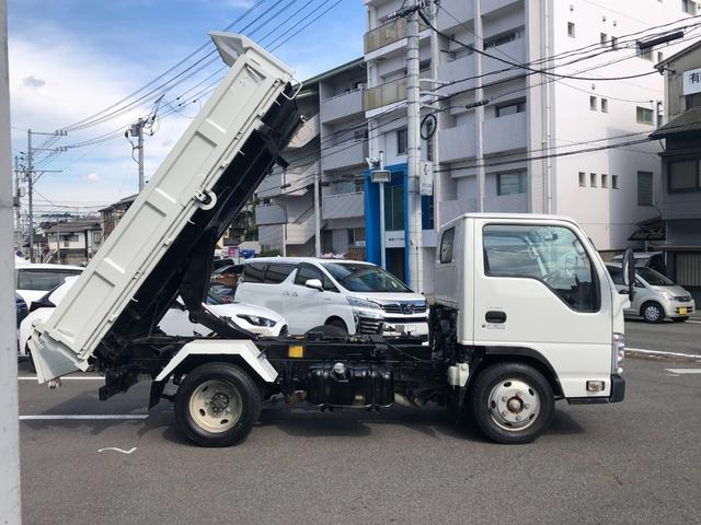 エルフトラック フルフラットロー三転強化ダンプ　ディーゼル　最大積載量３０００ｋｇ　６ＭＴ　左側電動サイドゲート　新明和ＤＴ２－１１ＳＹ　ＥＴＣ（3枚目）