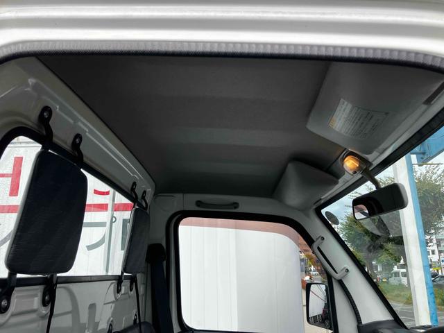 キャリイトラック ＫＣエアコン・パワステ　４ＷＤ　オートマ　点検記録簿　作業灯　荷台マット付き　エアコン　パワーステアリング　ラジオ　三方開　軽トラック（21枚目）