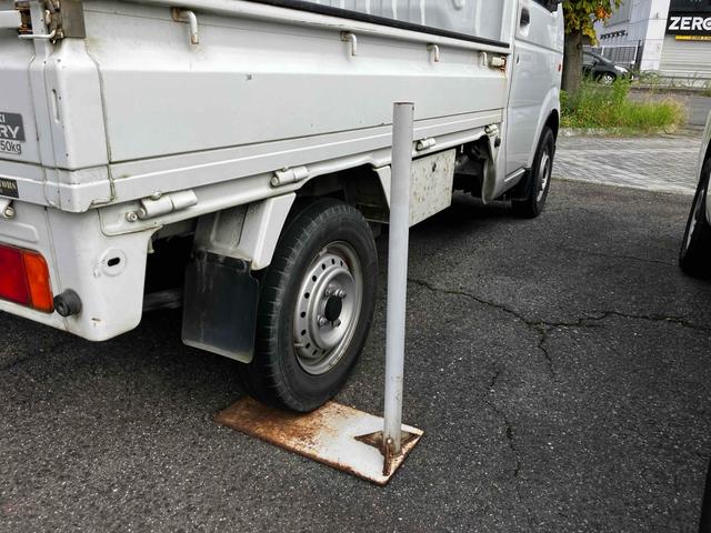 キャリイトラック ＫＣエアコン・パワステ　４ＷＤ　オートマ　点検記録簿　作業灯　荷台マット付き　エアコン　パワーステアリング　ラジオ　三方開　軽トラック（28枚目）