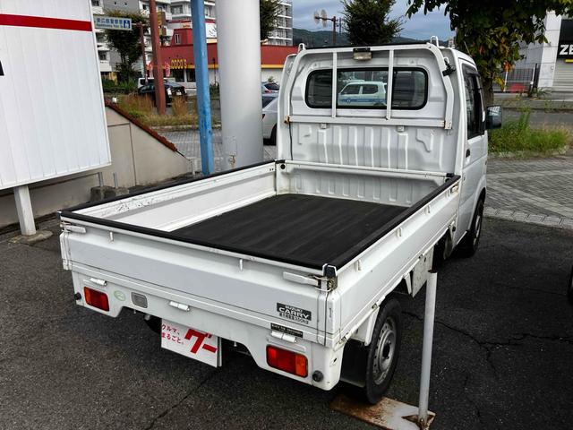 キャリイトラック ＫＣエアコン・パワステ　４ＷＤ　オートマ　点検記録簿　作業灯　荷台マット付き　エアコン　パワーステアリング　ラジオ　三方開　軽トラック（29枚目）