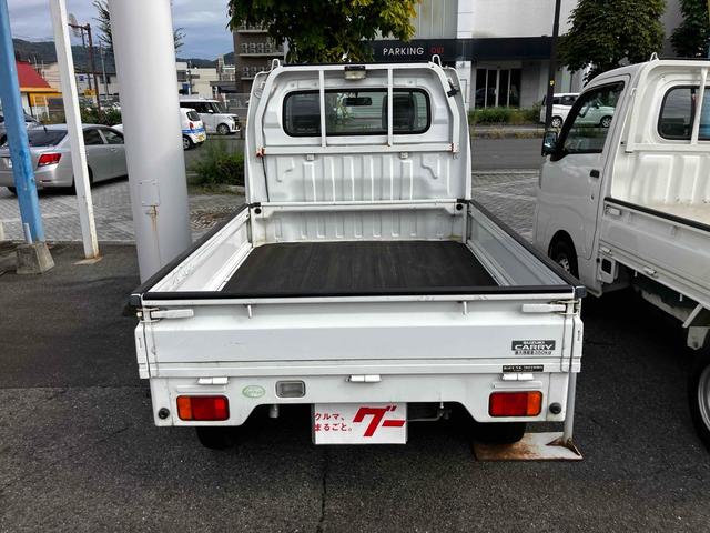 キャリイトラック ＫＣエアコン・パワステ　４ＷＤ　オートマ　点検記録簿　作業灯　荷台マット付き　エアコン　パワーステアリング　ラジオ　三方開　軽トラック（30枚目）