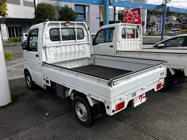 キャリイトラック ＫＣエアコン・パワステ　４ＷＤ　オートマ　点検記録簿　作業灯　荷台マット付き　エアコン　パワーステアリング　ラジオ　三方開　軽トラック（33枚目）