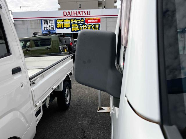 キャリイトラック ＫＣエアコン・パワステ　４ＷＤ　オートマ　点検記録簿　作業灯　荷台マット付き　エアコン　パワーステアリング　ラジオ　三方開　軽トラック（35枚目）