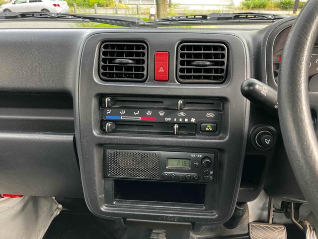 キャリイトラック ＫＣエアコン・パワステ　４ＷＤ　オートマ　点検記録簿　作業灯　荷台マット付き　エアコン　パワーステアリング　ラジオ　三方開　軽トラック（38枚目）
