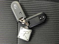 �դ��Ƥ��������ȤƤ�͵��ι⤤�����Υ��ޡ��ȥ��������ƥࡣ��������Ӥ��Ƥ�������ǡ��ɥ����å��γ����¤Ӥ˥��󥸥�λ�ư����ǽ�������Ǥ����ץå��她�����ȤǤ��Τǥ��󥸥�λ�ư��ܥ���򲡤������Ǥ� 6