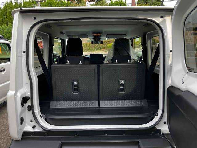 ジムニー XC 届出済未使用車 禁煙車 4WD 衝突被害軽減システム レーンアシスト LEDヘッドライト フォグライト シートヒーター スマートキー オートエアコン AW16インチ バックソナー クルーズコントロール(19枚目)