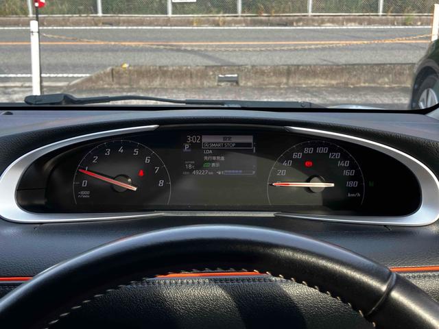 シエンタ G 7人乗り 衝突被害軽減システム レーンアシスト 両側電動スライドドア ドラレコ ETC ナビ バックカメラ フルセグTV Bluetooth CD DVD スマートキー 電動格納ミラー オートエアコン(15枚目)