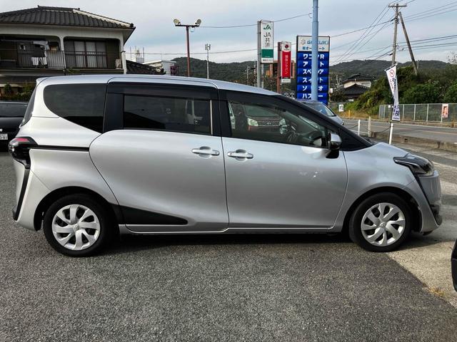 シエンタ G 7人乗り 衝突被害軽減システム レーンアシスト 両側電動スライドドア ドラレコ ETC ナビ バックカメラ フルセグTV Bluetooth CD DVD スマートキー 電動格納ミラー オートエアコン(41枚目)