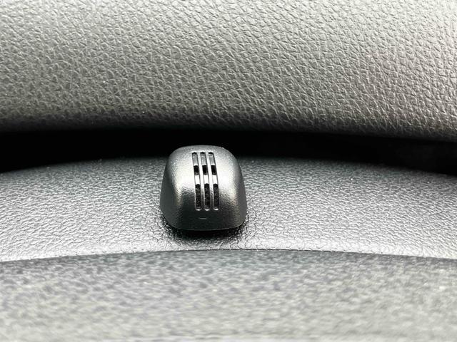 プリウス Ｓセーフティプラス　ワンオーナー　衝突被害軽減システム　レーンアシスト　ＥＴＣ　ナビ　バックカメラ　フルセグＴＶ　Ｂｌｕｅｔｏｏｔｈ　ＣＤ　ＤＶＤ　ＬＥＤヘッドライト　コーナーセンサー　スマートキー　ＡＷ１５インチ（13枚目）