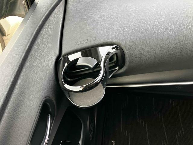 プリウス Ｓセーフティプラス　ワンオーナー　衝突被害軽減システム　レーンアシスト　ＥＴＣ　ナビ　バックカメラ　フルセグＴＶ　Ｂｌｕｅｔｏｏｔｈ　ＣＤ　ＤＶＤ　ＬＥＤヘッドライト　コーナーセンサー　スマートキー　ＡＷ１５インチ（16枚目）