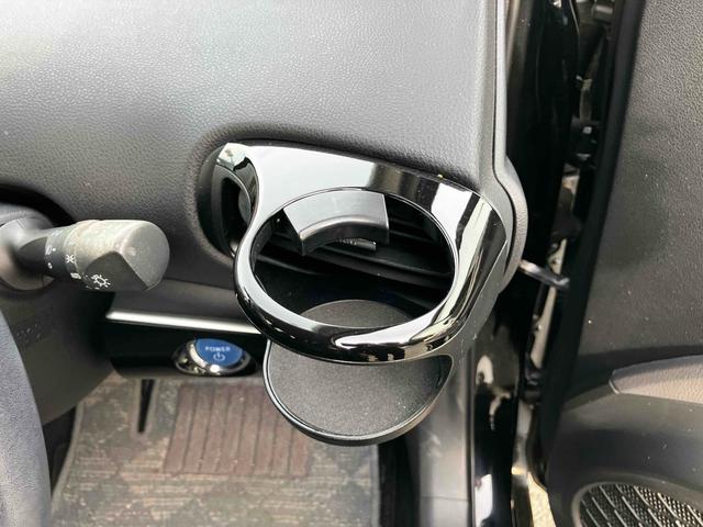 プリウス Ｓセーフティプラス　ワンオーナー　衝突被害軽減システム　レーンアシスト　ＥＴＣ　ナビ　バックカメラ　フルセグＴＶ　Ｂｌｕｅｔｏｏｔｈ　ＣＤ　ＤＶＤ　ＬＥＤヘッドライト　コーナーセンサー　スマートキー　ＡＷ１５インチ（17枚目）