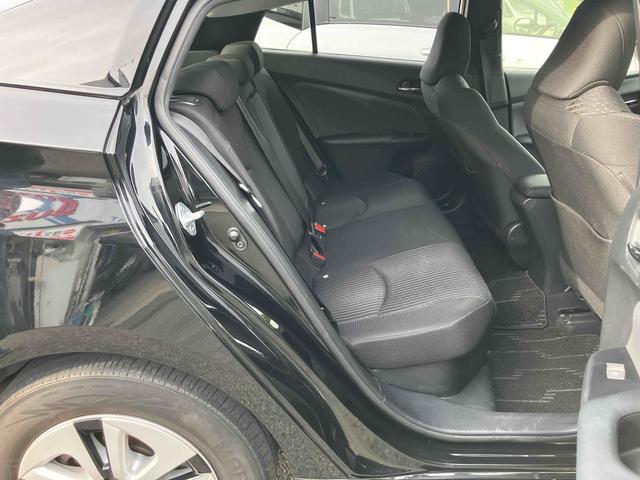 プリウス Ｓセーフティプラス　ワンオーナー　衝突被害軽減システム　レーンアシスト　ＥＴＣ　ナビ　バックカメラ　フルセグＴＶ　Ｂｌｕｅｔｏｏｔｈ　ＣＤ　ＤＶＤ　ＬＥＤヘッドライト　コーナーセンサー　スマートキー　ＡＷ１５インチ（19枚目）