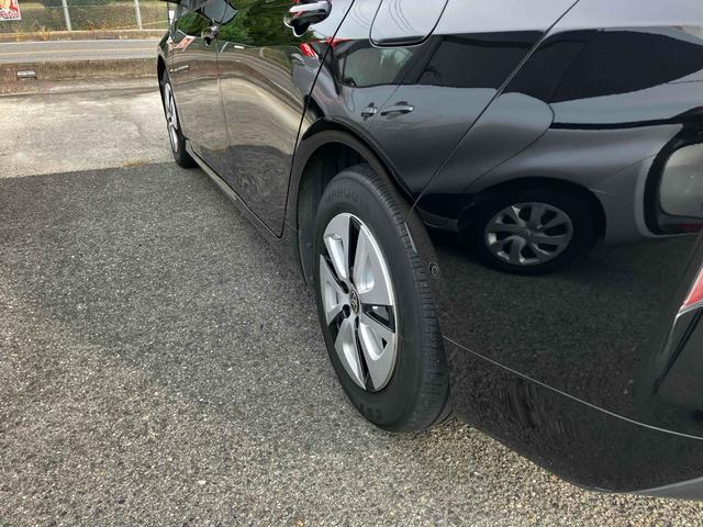 プリウス Ｓセーフティプラス　ワンオーナー　衝突被害軽減システム　レーンアシスト　ＥＴＣ　ナビ　バックカメラ　フルセグＴＶ　Ｂｌｕｅｔｏｏｔｈ　ＣＤ　ＤＶＤ　ＬＥＤヘッドライト　コーナーセンサー　スマートキー　ＡＷ１５インチ（31枚目）