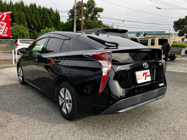 プリウス Ｓセーフティプラス　ワンオーナー　衝突被害軽減システム　レーンアシスト　ＥＴＣ　ナビ　バックカメラ　フルセグＴＶ　Ｂｌｕｅｔｏｏｔｈ　ＣＤ　ＤＶＤ　ＬＥＤヘッドライト　コーナーセンサー　スマートキー　ＡＷ１５インチ（35枚目）