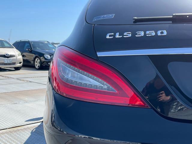 ＣＬＳクラス シューティングブレーク ＣＬＳ３５０シューティングブレークＡＭＧスポツパック　ガラススライディングルーフ　純正ナビ　バックカメラ　１９インチアルミホイール　ＬＥＤヘッドライト　リアヘッドレストモニター（アルパイン）ＤＶＤデッキ（ケンウッド）メモリ付パワーシート　シートヒーター（33枚目）