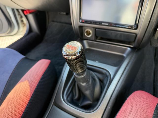 インプレッサ WRX STiバージョンV momoステアリング TEIN車高調 フジツボマフラー 5MT ETC 17インチAW 大型リアウィング(19枚目)