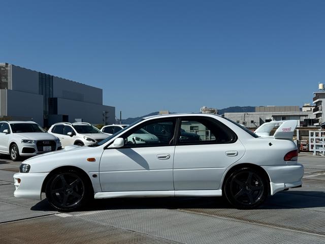 インプレッサ WRX STiバージョンV momoステアリング TEIN車高調 フジツボマフラー 5MT ETC 17インチAW 大型リアウィング(29枚目)