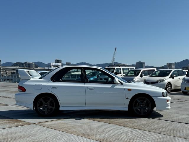 インプレッサ WRX STiバージョンV momoステアリング TEIN車高調 フジツボマフラー 5MT ETC 17インチAW 大型リアウィング(33枚目)