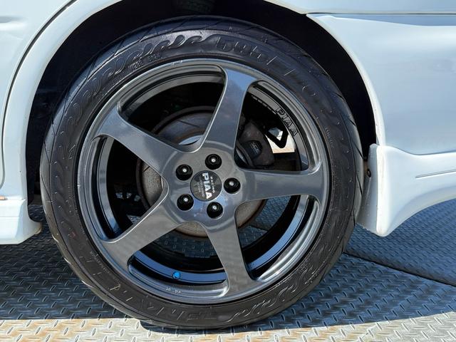 インプレッサ WRX STiバージョンV momoステアリング TEIN車高調 フジツボマフラー 5MT ETC 17インチAW 大型リアウィング(41枚目)