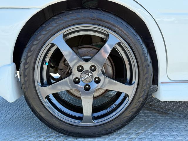 インプレッサ WRX STiバージョンV momoステアリング TEIN車高調 フジツボマフラー 5MT ETC 17インチAW 大型リアウィング(42枚目)
