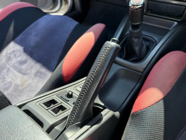インプレッサ WRX STiバージョンV momoステアリング TEIN車高調 フジツボマフラー 5MT ETC 17インチAW 大型リアウィング(60枚目)