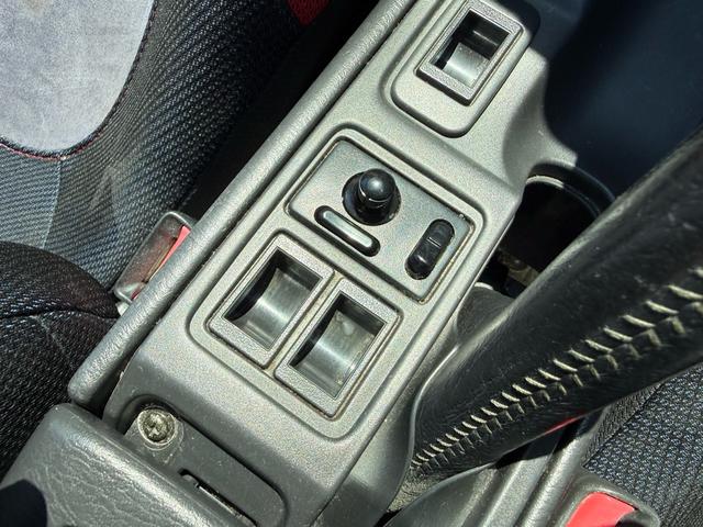 インプレッサ WRX STiバージョンV momoステアリング TEIN車高調 フジツボマフラー 5MT ETC 17インチAW 大型リアウィング(61枚目)