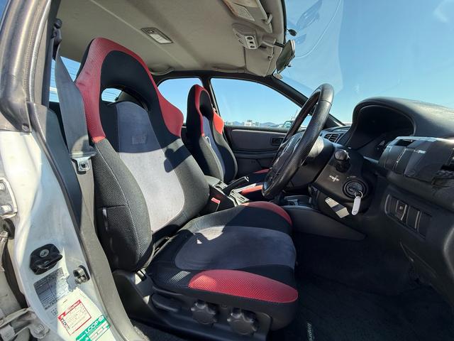 インプレッサ WRX STiバージョンV momoステアリング TEIN車高調 フジツボマフラー 5MT ETC 17インチAW 大型リアウィング(75枚目)
