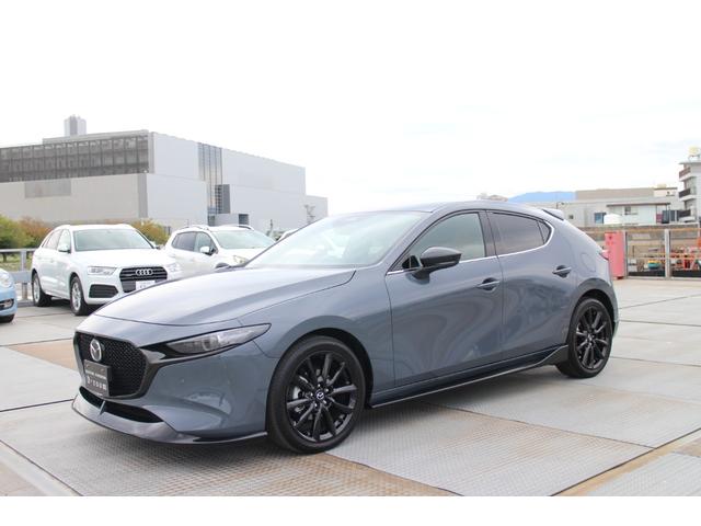 MAZDA3ファストバック 15S レトロスポーツエディション マシーングレープレミアムメタリック F/R/Sアンダースポイラー・ルーフスポイラー ETC 360度カメラ バック&フロントカメラ ナビ連動型前後ドラレコ シートヒーター BOSEサウンド 禁煙車(8枚目)