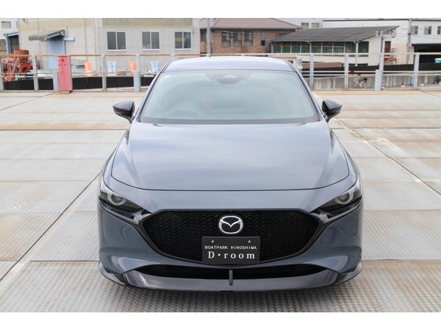 MAZDA3ファストバック 15S レトロスポーツエディション マシーングレープレミアムメタリック F/R/Sアンダースポイラー・ルーフスポイラー ETC 360度カメラ バック&フロントカメラ ナビ連動型前後ドラレコ シートヒーター BOSEサウンド 禁煙車(22枚目)