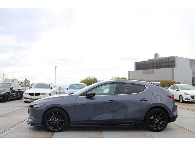MAZDA3ファストバック 15S レトロスポーツエディション マシーングレープレミアムメタリック F/R/Sアンダースポイラー・ルーフスポイラー ETC 360度カメラ バック&フロントカメラ ナビ連動型前後ドラレコ シートヒーター BOSEサウンド 禁煙車(24枚目)