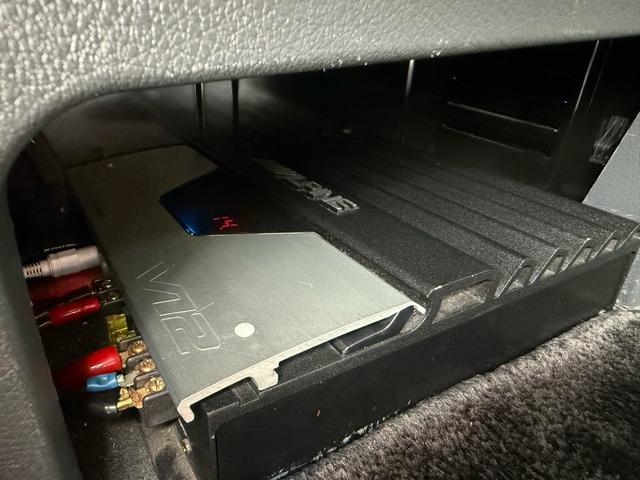 Vクラス V350 トレンド 3列シート WALDエアロカスタム 両側電動スライドドア 18インチアルミホイール シートヒーター ナビ TV フリップダウンモニター パワーアンプ Bluetooth ハーフレザーシート(17枚目)