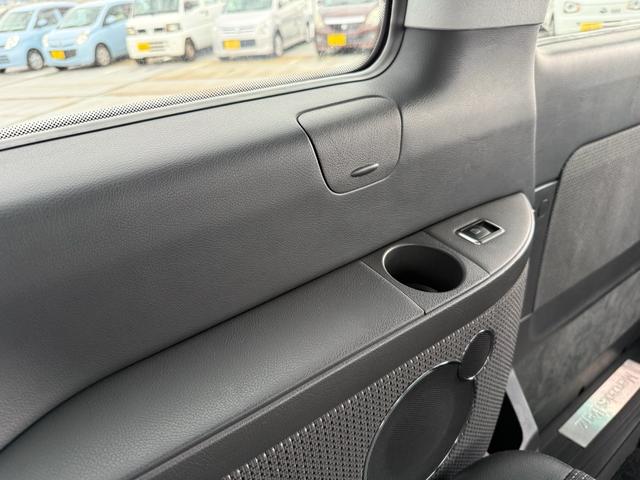 Vクラス V350 トレンド 3列シート WALDエアロカスタム 両側電動スライドドア 18インチアルミホイール シートヒーター ナビ TV フリップダウンモニター パワーアンプ Bluetooth ハーフレザーシート(64枚目)