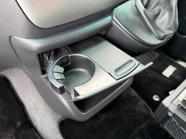 Vクラス V350 トレンド 3列シート WALDエアロカスタム 両側電動スライドドア 18インチアルミホイール シートヒーター ナビ TV フリップダウンモニター パワーアンプ Bluetooth ハーフレザーシート(72枚目)