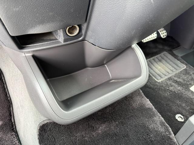 Vクラス V350 トレンド 3列シート WALDエアロカスタム 両側電動スライドドア 18インチアルミホイール シートヒーター ナビ TV フリップダウンモニター パワーアンプ Bluetooth ハーフレザーシート(74枚目)