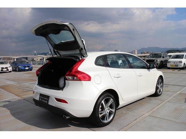 Ｖ４０ Ｄ４　モメンタム　ディーゼルターボ　後期モデル　純正ナビ　ＴＶ　Ｂｌｕｅｔｏｏｔｈ接続　バックカメラ　クリアランスソナー　ＥＴＣ　フロントドラレコ　パドルシフト　運転席パワーシート　衝突軽減ブレーキ　ＢＬＩＳ（22枚目）