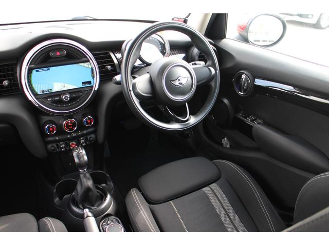 MINI クーパーS クーパーS 5ドア 純正ナビ Bluetooth バックカメラ ETC 16インチアルミ スペアキー(41枚目)