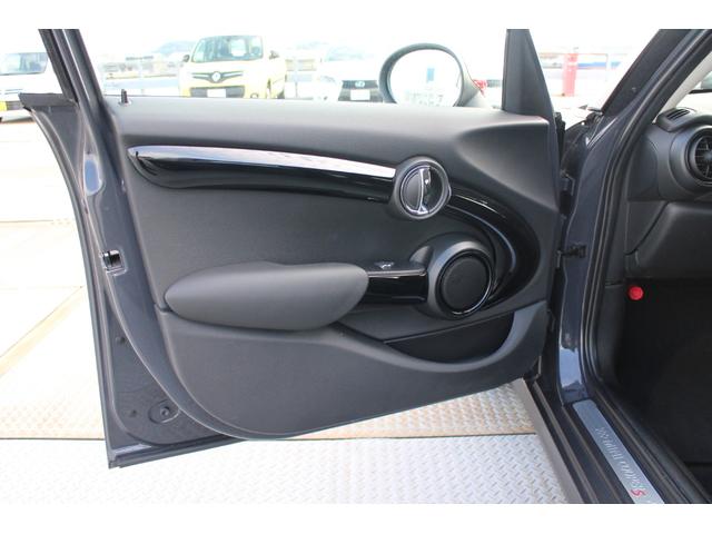 MINI クーパーS クーパーS 5ドア 純正ナビ Bluetooth バックカメラ ETC 16インチアルミ スペアキー(52枚目)