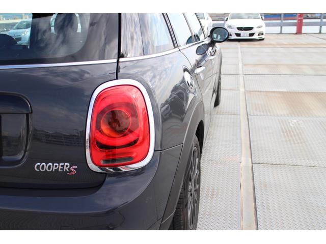 MINI クーパーS クーパーS 5ドア 純正ナビ Bluetooth バックカメラ ETC 16インチアルミ スペアキー(78枚目)