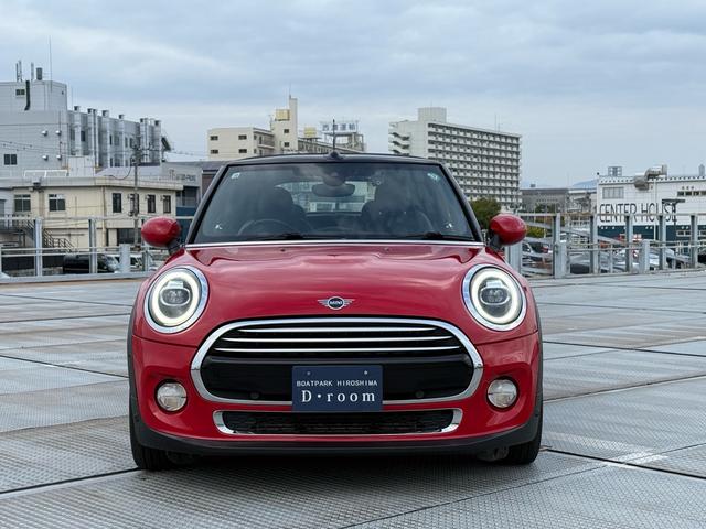 ＭＩＮＩ クーパー　コンバーチブル　純正ナビ　バックカメラ　クリアランスソナー　インテリジェントセーフティ　黒革シート　シートヒーター　ＬＥＤヘッドライト　ドライビングモード　ＥＴＣ　クルーズコントロール　ドラレコ　ＪＣＷステアリング（21枚目）