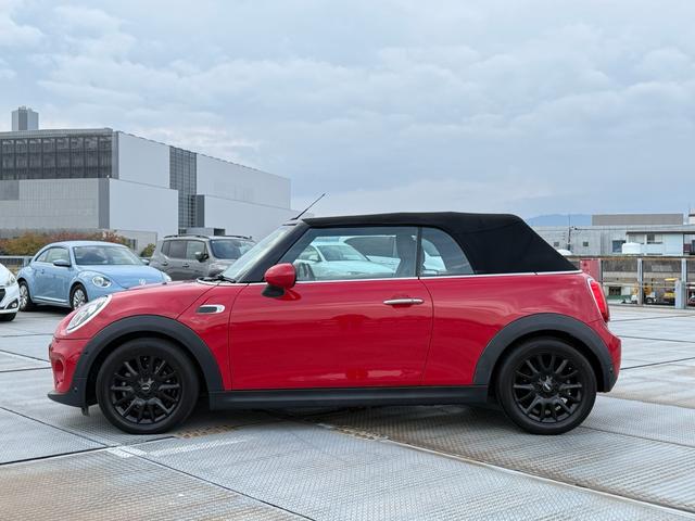 ＭＩＮＩ クーパー　コンバーチブル　純正ナビ　バックカメラ　クリアランスソナー　インテリジェントセーフティ　黒革シート　シートヒーター　ＬＥＤヘッドライト　ドライビングモード　ＥＴＣ　クルーズコントロール　ドラレコ　ＪＣＷステアリング（23枚目）
