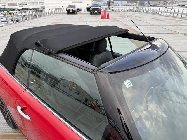 ＭＩＮＩ クーパー　コンバーチブル　純正ナビ　バックカメラ　クリアランスソナー　インテリジェントセーフティ　黒革シート　シートヒーター　ＬＥＤヘッドライト　ドライビングモード　ＥＴＣ　クルーズコントロール　ドラレコ　ＪＣＷステアリング（31枚目）