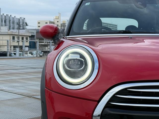 ＭＩＮＩ クーパー　コンバーチブル　純正ナビ　バックカメラ　クリアランスソナー　インテリジェントセーフティ　黒革シート　シートヒーター　ＬＥＤヘッドライト　ドライビングモード　ＥＴＣ　クルーズコントロール　ドラレコ　ＪＣＷステアリング（35枚目）