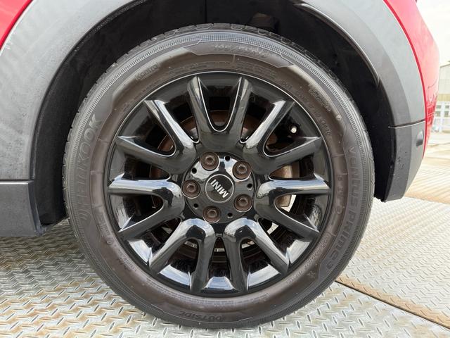 ＭＩＮＩ クーパー　コンバーチブル　純正ナビ　バックカメラ　クリアランスソナー　インテリジェントセーフティ　黒革シート　シートヒーター　ＬＥＤヘッドライト　ドライビングモード　ＥＴＣ　クルーズコントロール　ドラレコ　ＪＣＷステアリング（46枚目）