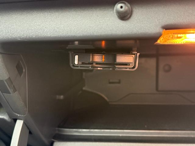 S60 D4 ダイナミックエディション 純正ナビ TV Bluetooth 18インチアルミホイール BLS クルーズコントロール 黒革シート シートヒーター パドルシフト パワーシート プッシュスタート バックカメラ クリアランスソナー(20枚目)